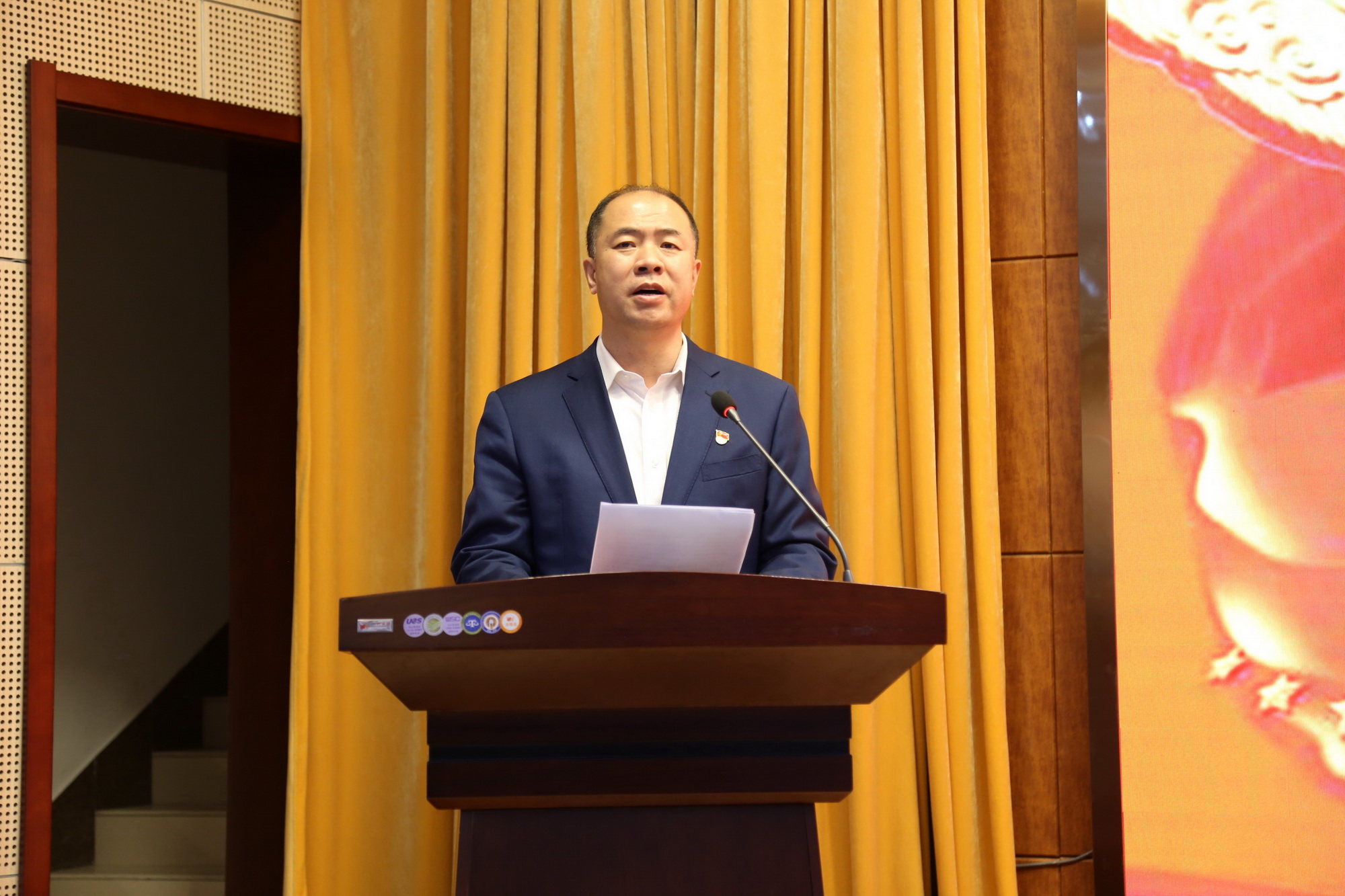 党委副书记、校长曹炳志讲话