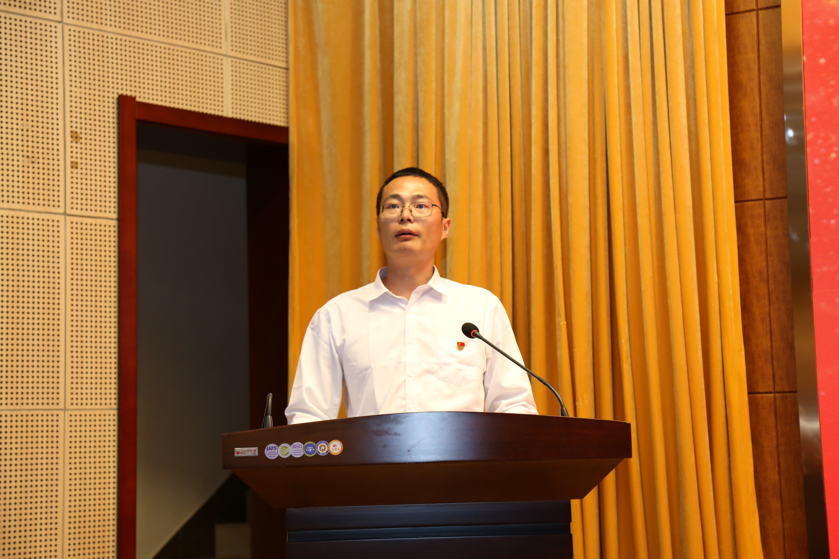 机械工程学院教师朱立东发言