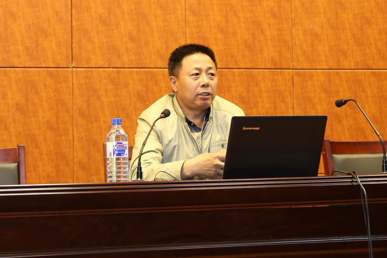 郭炜东老师作报告
