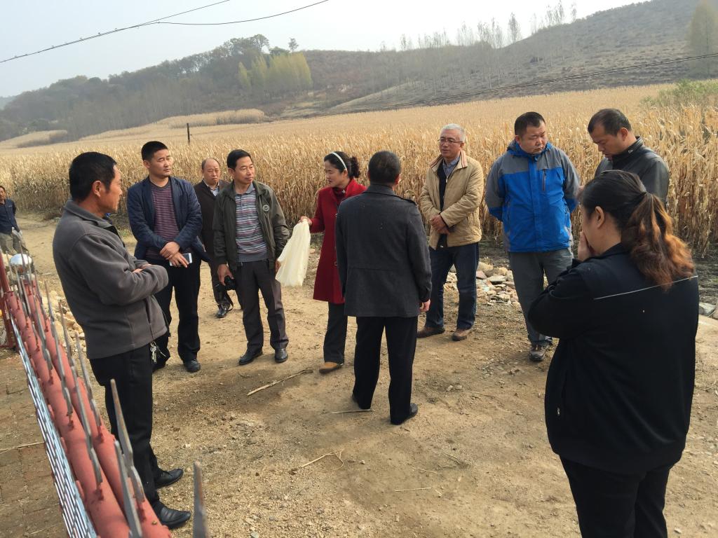 与一拉溪镇和索屯村干部进行交流