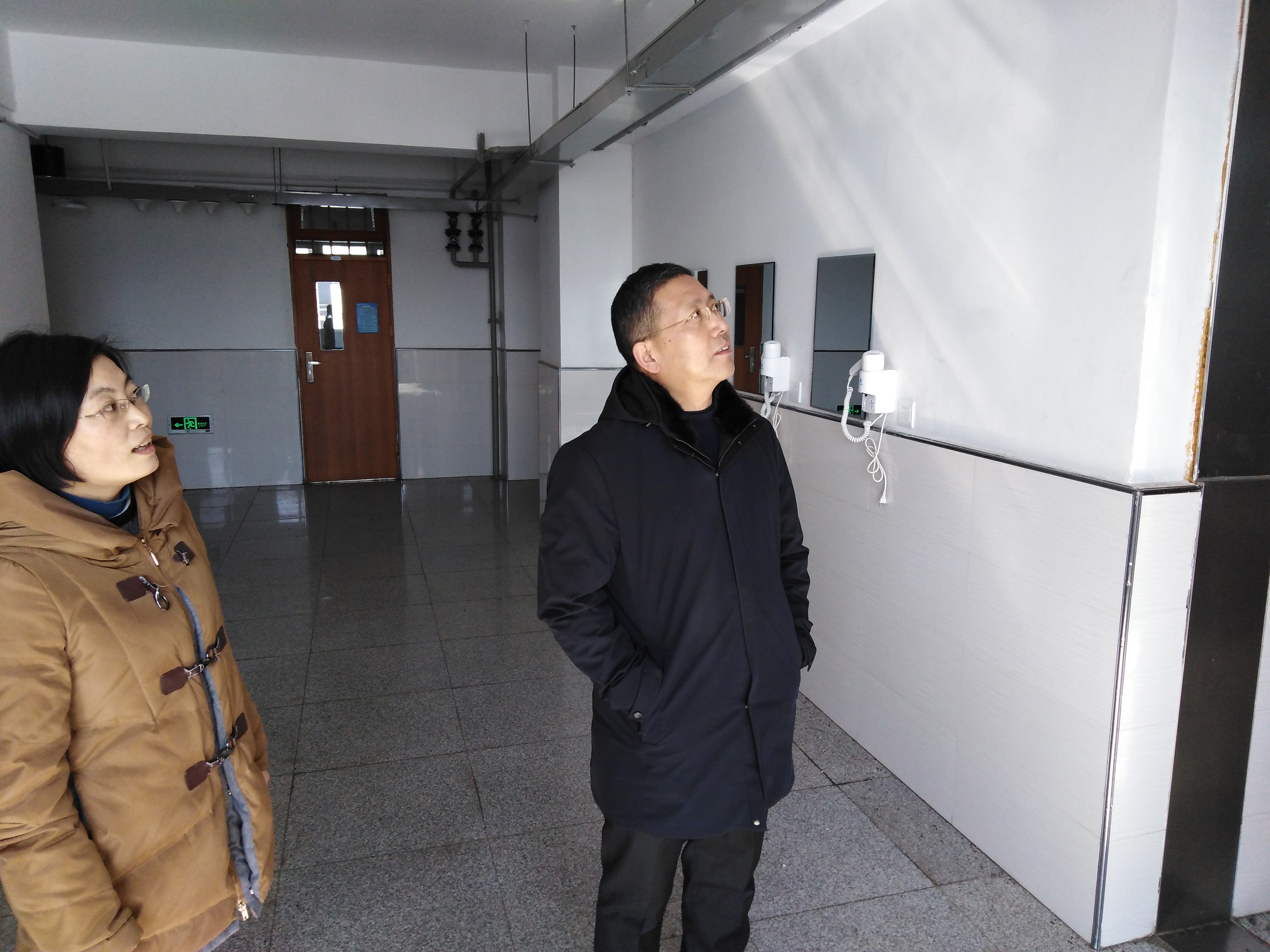 党委副书记徐彤宝进行检查