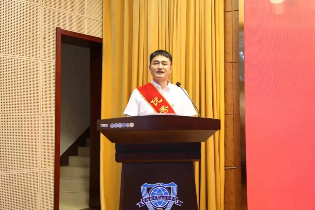 全省高校优秀共产党员郝延春发言