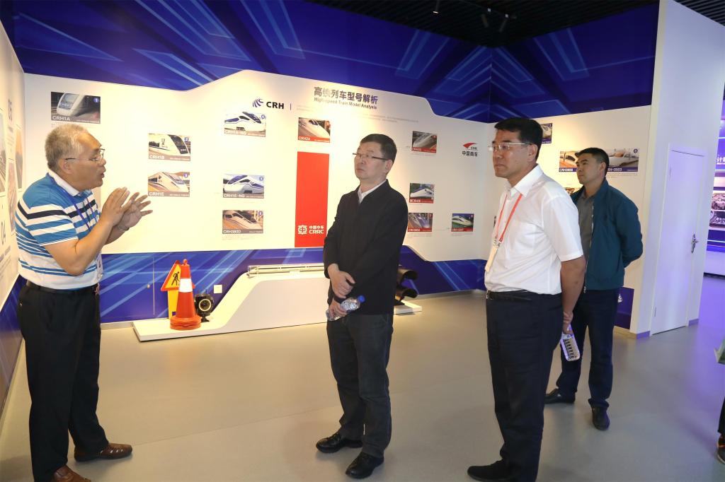 参观吉林铁路科普馆